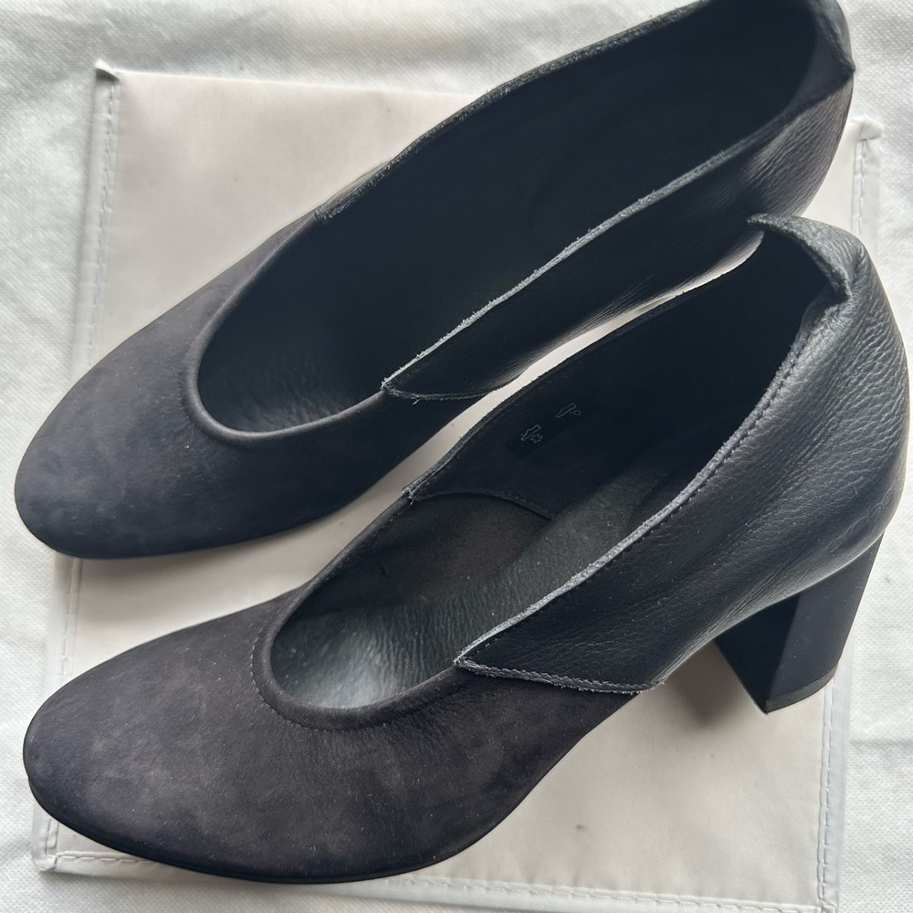 Arche 'Karmin' Pump- Black- Nubuck/Leather- Size 8 US/ 38 preowned like new